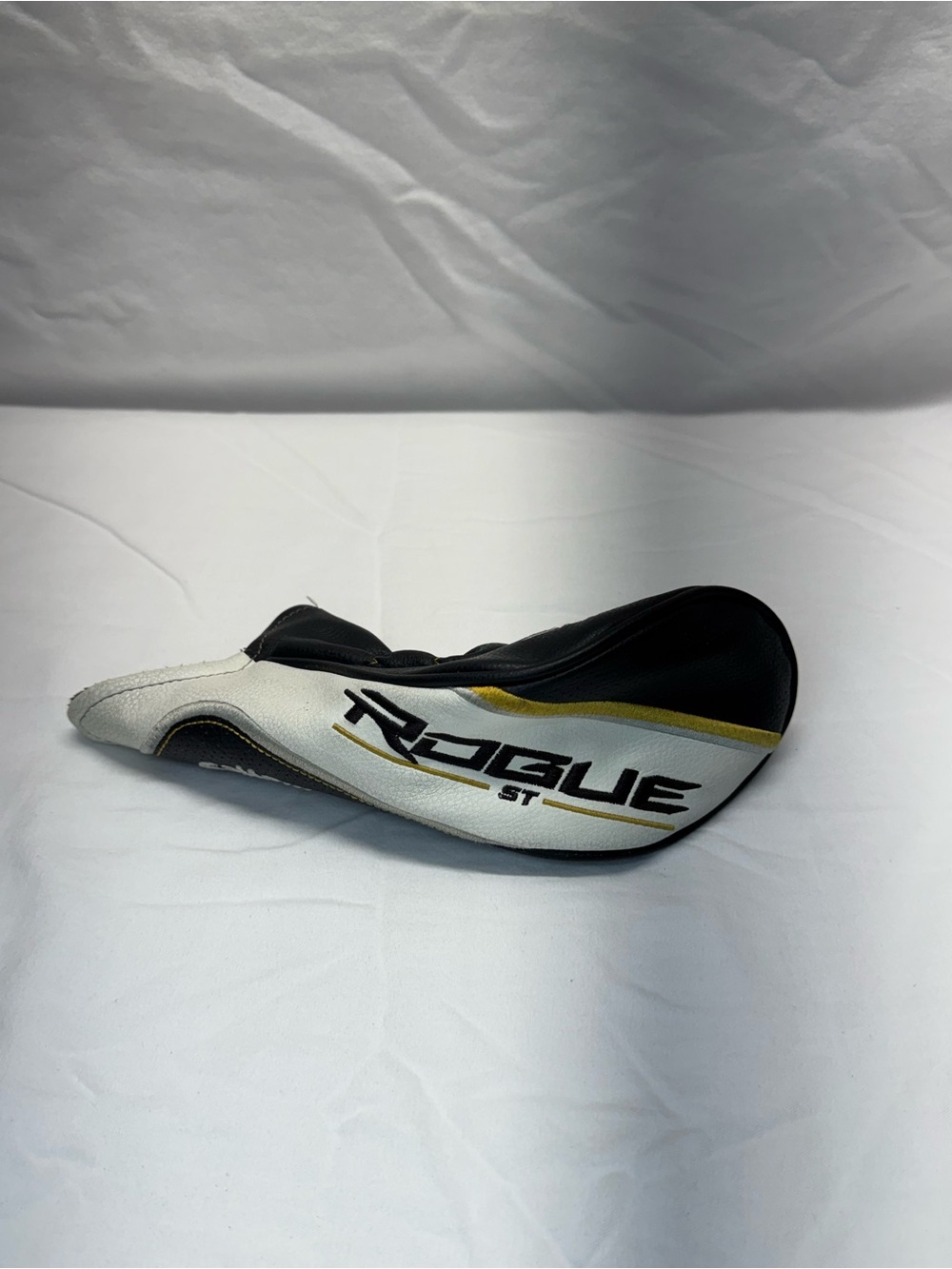 Rogue ST Men’s hybrid head Cover in Black, White & Gold